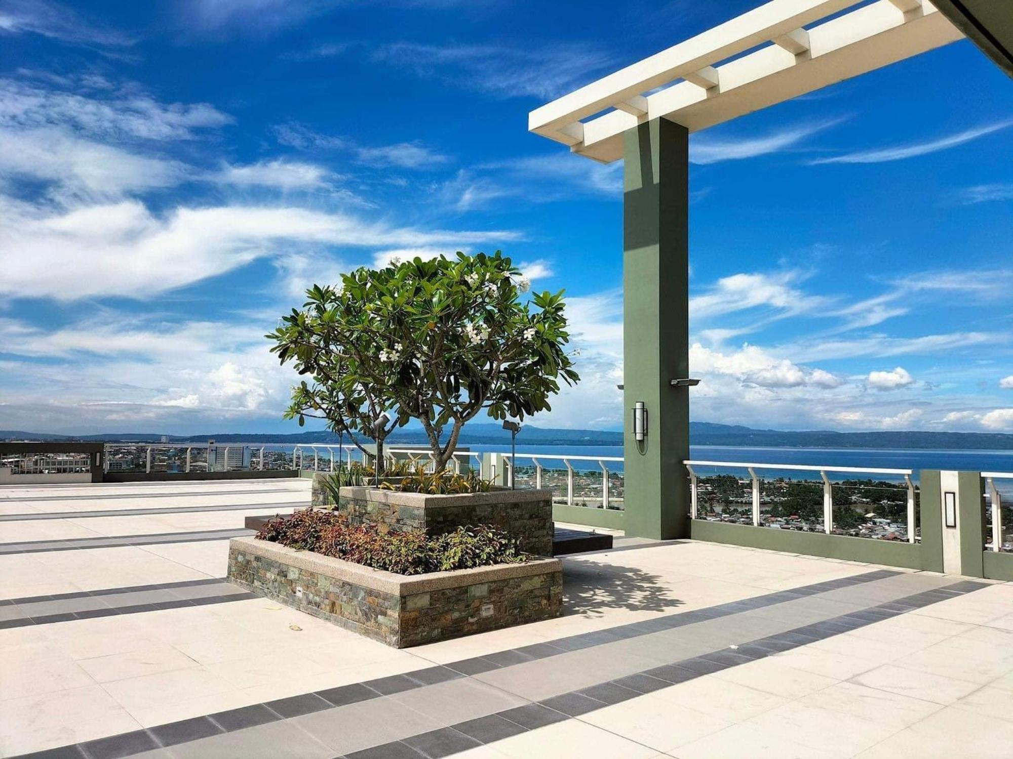 Verdon Parc Davao City With Balcony By Darpm Exterior photo