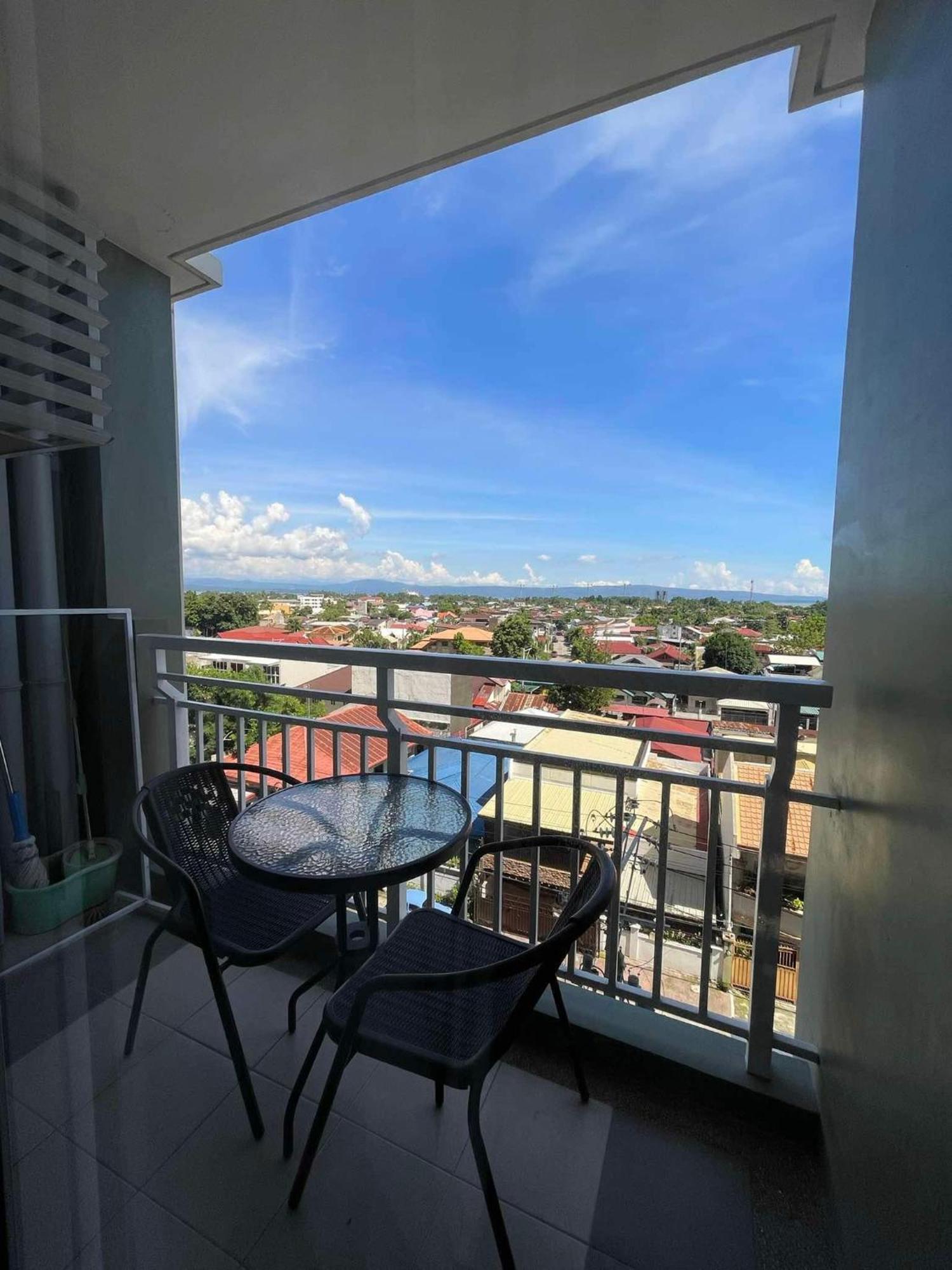 Verdon Parc Davao City With Balcony By Darpm Exterior photo